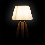 Llambë tavoline PWL-1071, E27 stof në ngjyrë të bardhë me këmbë ngjyrë arre, Φ22x32cm - Image 2